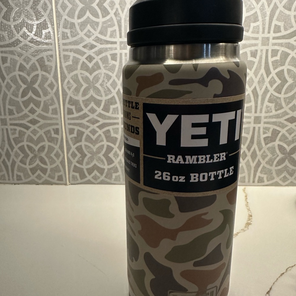 Yeti 26 oz never used tan camo